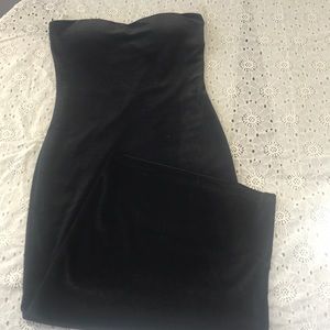 NWT black velvet strapless tube dress.